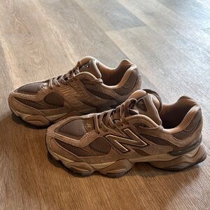 New Balance Brown Sneakers